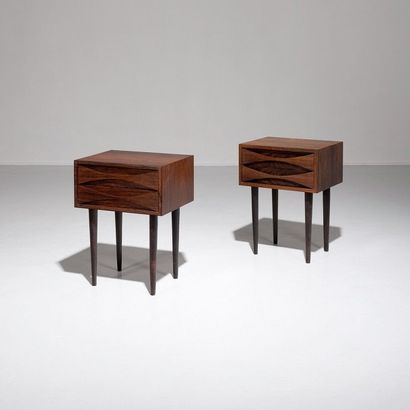 ARNE VODDER (1926-2009) Danemark 
Paire de tables de chevet
Palissandre et bois peint
Édition...