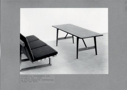 BØRGE MOGENSEN (1914-1972) Danemark 
Table «Hunting» modèle 260
Teck, chêne et laiton
Réalisé...