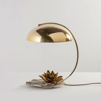 CHRYSTIANE CHARLES 
Lampe de table «Nénuphar»
Bronze doré, bronze et laiton
Édition...