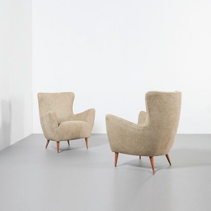 ICO PARISI (ATTRIBUÉ À) Italie Paire de fauteuils Noyer et tissu Vers 1950 H_90 cm...