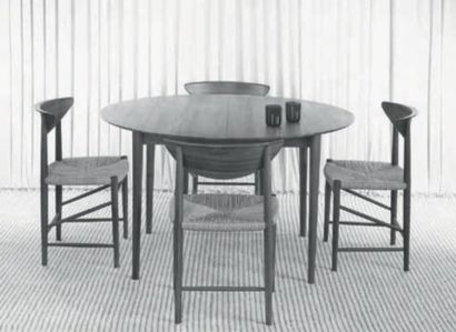 ORLA MOLGAARD-NIELSEN (1916-1986) & PETER HVIDT (1907-1993) 
Suite de six chaises...