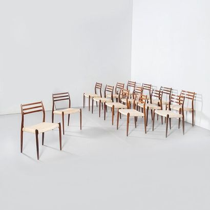 NIELS O. MØLLER (1920-1982) Danemark Suite de quatorze chaises modèle «78» Palissandre...