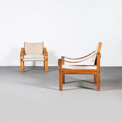 PIERRE CHAPO (1927-1986) 
Paire de fauteuils modèle «S 10»
Orme massif, cuir et tissu
Atelier...