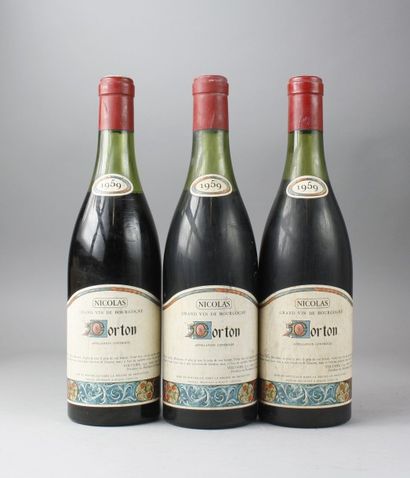 null * 3 Bouteilles
CORTON Grand Cru - NICOLAS 1959
Étiquettes tachées. Niveaux :...