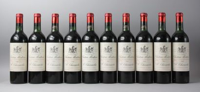 null * 10 Bouteilles
CHÂTEAU MONTROSE 2ème GCC - St. Estèphe 1964
Étiquettes légèrement...