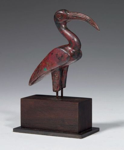 null THOT-IBIS.
Statuette votive représentant le dieu Thot sous la forme de l'ibis,...