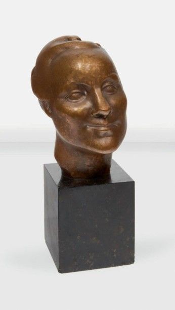 Chana ORLOFF (1888-1968) Genevoise, 1942
Bronze doré.
Signé et daté à l'arrière.
Cachet...