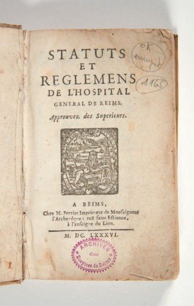 null [HÔPITAUX].
Ensemble de 2 ouvrages. 1686-1815.
2 volumes.
- Statuts et règlemens...