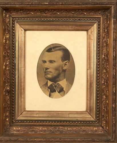 [JAMES (Jesse)] Portrait photographique de Jesse James. [vers 1880]. Épreuve photographique...