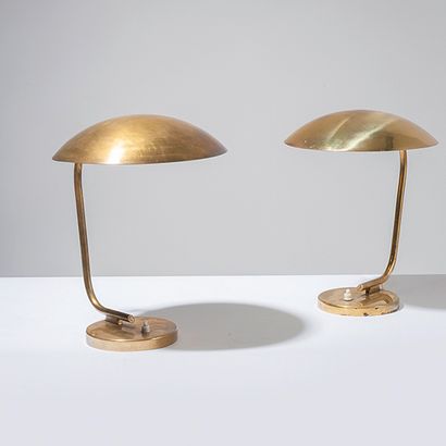 PAAVO TYNELL (1890-1973) Paire de lampes de table
Laiton
Édition Itsu
Estampillé...