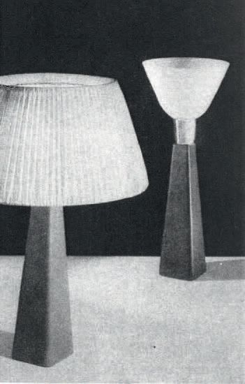 LISA JOHANSSON-PAPE (1907-1989) Deux lampes de table modèle «46-191»
Cuir cognac...