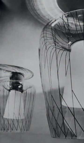 LISA JOHANSSON-PAPE (1907-1989) Plafonnier
Laiton, verre opalin et verre gravé à...