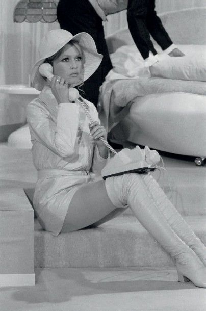 MICHEL GINFRAY (NÉ EN 1946) 
Brigitte Bardot sur le tournage du film «L'ours et la...