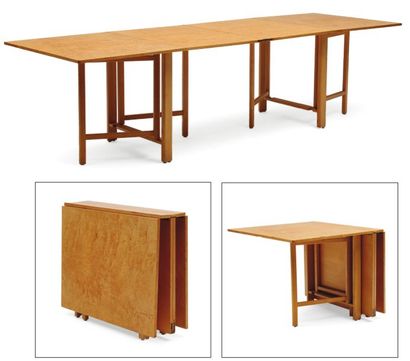 BRUNO MATHSSON (1907-1988) Table de salle à manger pouvant former console. Plateau...