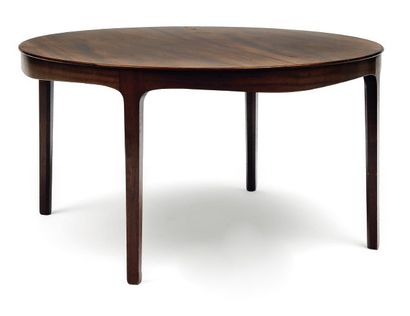 OLE WANSCHER (1903-1985) Table basse à plateau circulaire en teck reposant sur quatre...