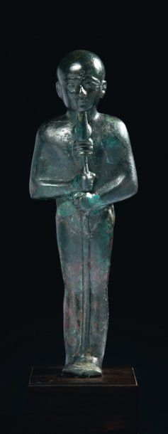 Statuette votive représentant le dieu Ptah....