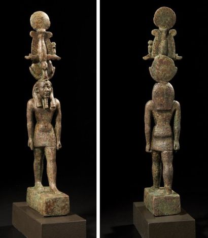 Statuette votive représentant le dieu Khonsou-Thot....