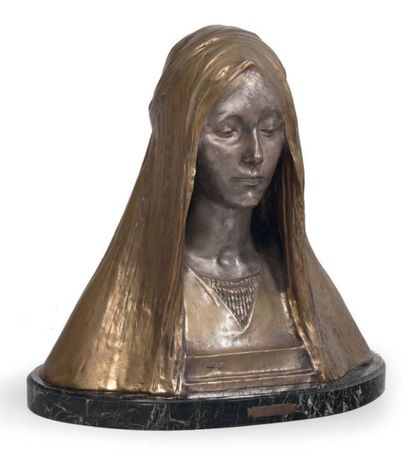 AGATHON LEONARD (1841-1923) 
Le Lys
Bronze à patine dorée et argentée
Signé
Socle...