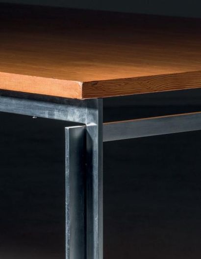 POUL KJAERHOLM (1929-1980) 
Table basse modèle «PK 59»
Acier nickelé et pin d'Oregon
Édition...