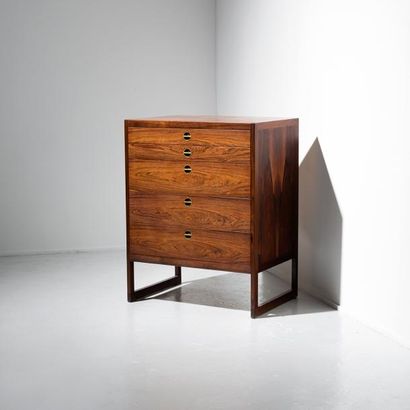 BØRGE MOGENSEN (1914-1972) 
Commode à cinq tiroirs modèle «BM 59»
Palissandre et...