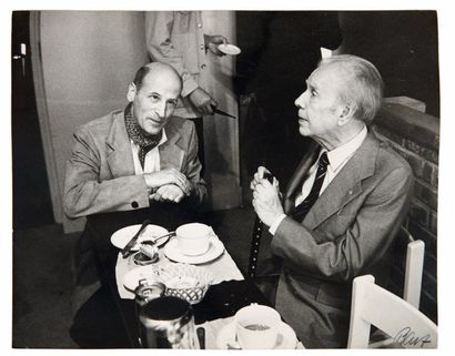 BAST (Karl-Heinz) Jorge-Luis Borges.

Jorge-Luis Borges en compagnie de Castor Seibel...