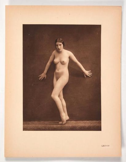 [WALERY (Stanislas)] Nus. Cent photographies originales de Laryew. Paris, Librairie...