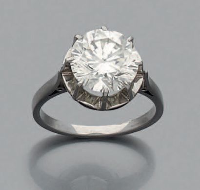 null BAGUE en or gris 18K (750), ornée d'un diamant de taille brillant pesant 3,42...