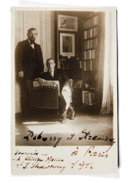 STRAVINSKY, Igor & DEBUSSY, Claude Photographie-carte postale représentant Stravinsky...