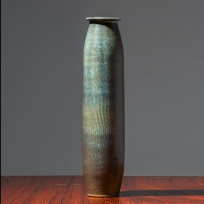 GUNNAR NYLUND (1904-1997) 
Vase
Grès émaillé
Édition Nymölle Estampillé du sigle...