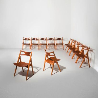 HANS J. WEGNER (1914-2007) 
Exceptionnelle suite de douze chaises modèle «CH 29»
Hêtre...