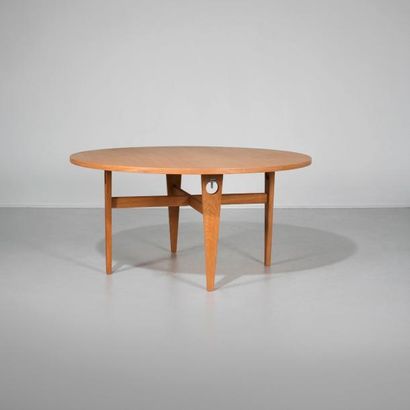 HANS J. WEGNER (1914-2007) Danemark Table de salle à manger circulaire Chêne et métal...