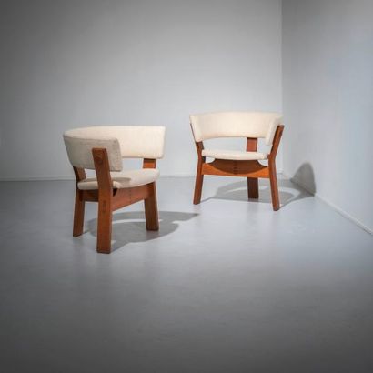 STEEN ØSTERGAARD (NÉ EN 1933) 
Paire de fauteuils modèle «College-Serie»
Chêne, hêtre...