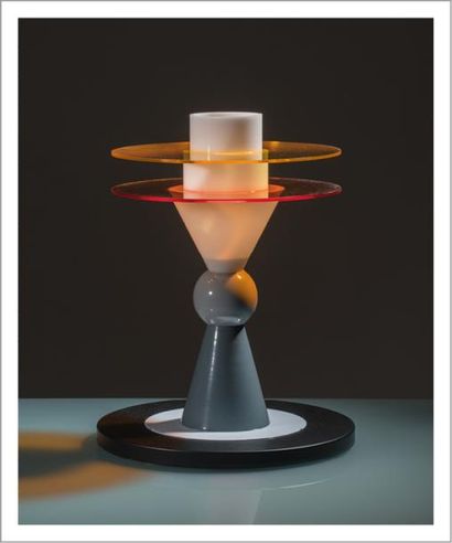 ETTORE SOTTSASS (1917-2007) Lampe modèle «Bay»
Acrylique polychrome, aluminium et...