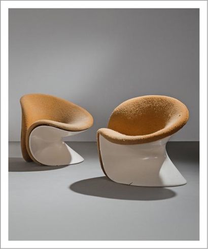 JEAN-PIERRE LAPORTE (NÉ EN 1944) Paire de fauteuils modèle «Girolle»
Fibre de polyester...