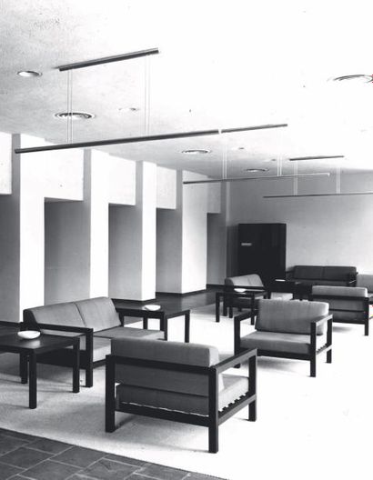 Jules Wabbes (1919-1974) Salon composé d'un canapé deux places et deux fauteuils,...