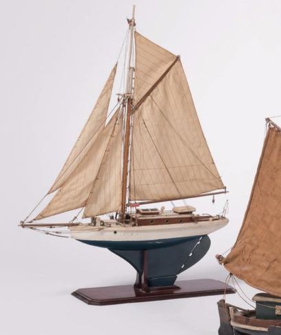 Anto Carte (1886-1954) La Cotte
Maquette de bateau.
H_62 cm L_52 cm
Cet maquette...