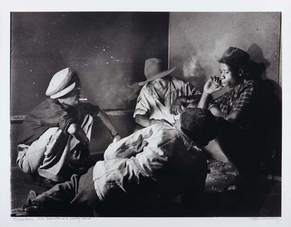 JÜRGEN SCHADEBERG (ALLEMAGNE-AFRIQUE DU SUD, NÉ EN 1931) Gamblers in a smoky corner,...