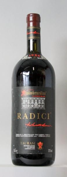 null 1 MAGNUM RADICI MASTROBERARDINO TAURASI 1988
Étiquette légèrement tachée.
Label...