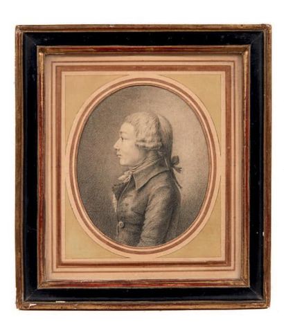 École FRANÇAISE du XVIIIe siècle Portrait de jeune homme

Pierre noire.

H_15 cm...