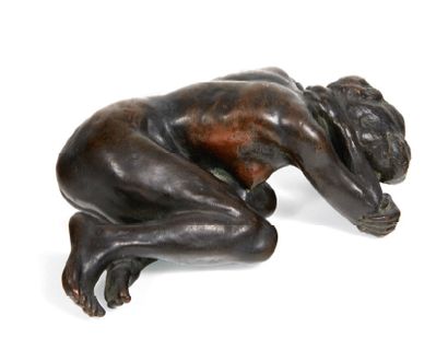YVONNE SERRUYS (1873-1953) Statuette en bronze patiné représentant une femme nue...
