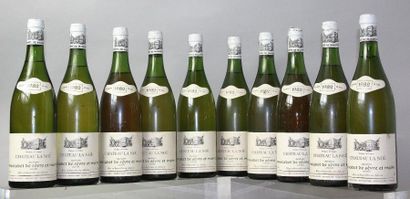 null 10 bouteilles CHÂTEAU LA NOË
Muscadet 1982 Etiquettes légèrement tachées. 2...