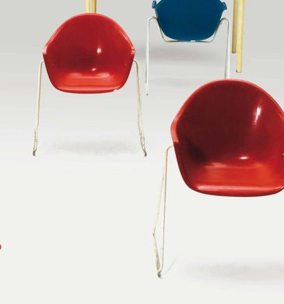 Walter Papst (né en 1924) Paire de fauteuils en polyester renforcé de fibre de verre...