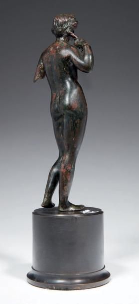 null VÉNUS ANADYOMÈNE.
Statuette représentant la déesse Vénus debout, gracieusement...