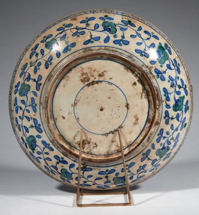 null PLAT AUX GRAPPES DE RAISIN, TURQUIE OTTOMANE, IZNIK VERS 1550-1565
Grand et...