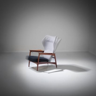 IB KOFOD-LARSEN (1922-2003) Danemark 
Fauteuil inclinable à mécanisme modèle «Cloudmaster»
Teck...