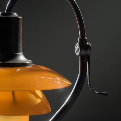POUL HENNINGSEN (1894-1967) Danemark 
Lampe de table ajustable «Question Mark» modèle...