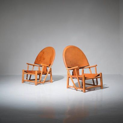 WERTHER TOFFOLONI & PIERO PALANGE 
Paire de fauteuils «Hoop» modèle «G 23»
Hêtre...