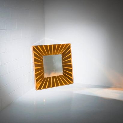 ROBERTO GIULIO RIDA (NÉ EN 1946) 
Miroir
Verre teinté de couleur jaune orangé et...