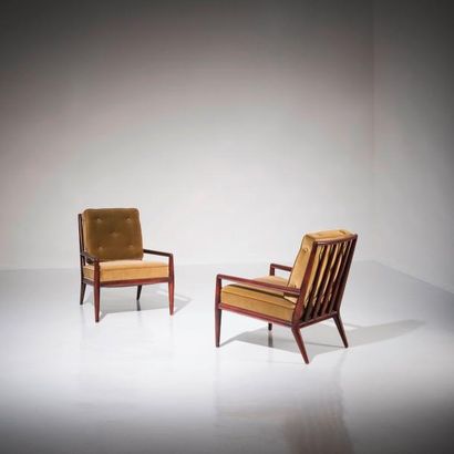 TERENCE HAROLD ROBSJOHN-GIBBINGS (1905-1976) 
Paire de fauteuils modèle «WWZ»
Noyer...