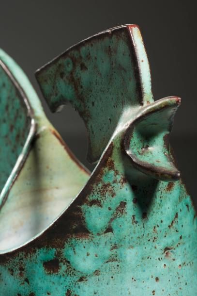 MICHEL ANASSE (NÉ EN 1935) 
Vase «Coq»
Grès émaillé à glaçure vert d'eau Réalisé...